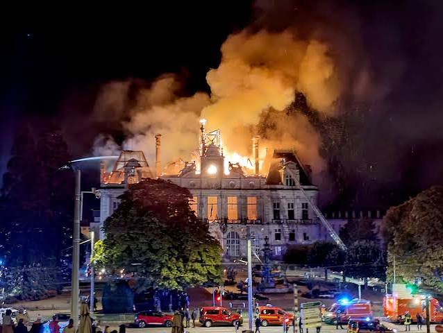 L’hôtel de ville de Limoges en flammes dans la nuit du 17 au 18 octobre 2026