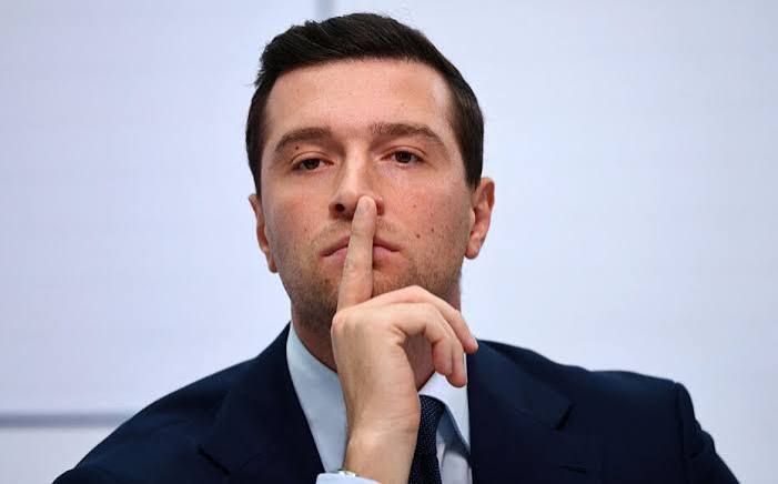 Jordan Bardella se serait reconnecté à Facebook avant d'effacer des données personnelles