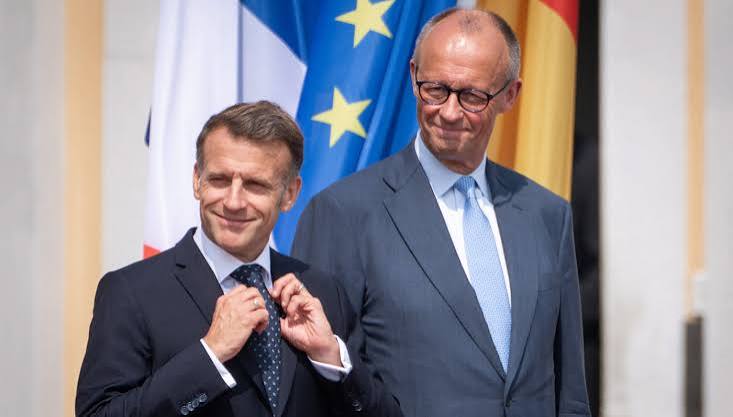Emmanuel Macron et Friedrich Merz lors d'une rencontre officielle, photographie de contexte