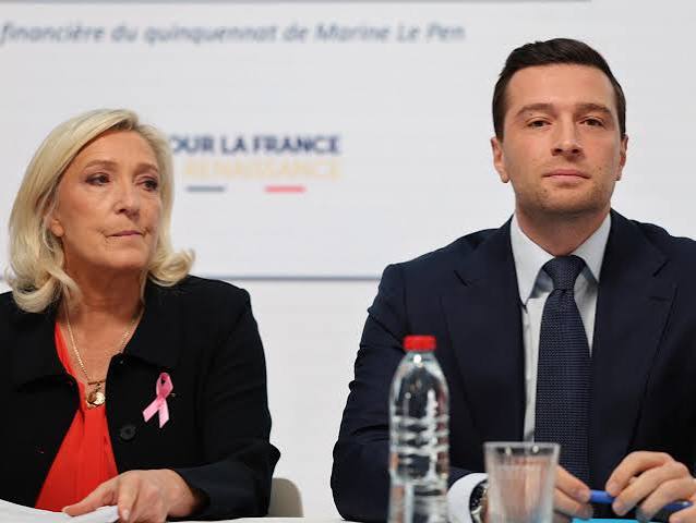 Marine Le Pen présente son contre-budget et promet de fortes économies