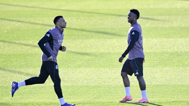 Kylian Mbappé a repris l'entraînement collectif avec le Real Madrid avant Villarreal