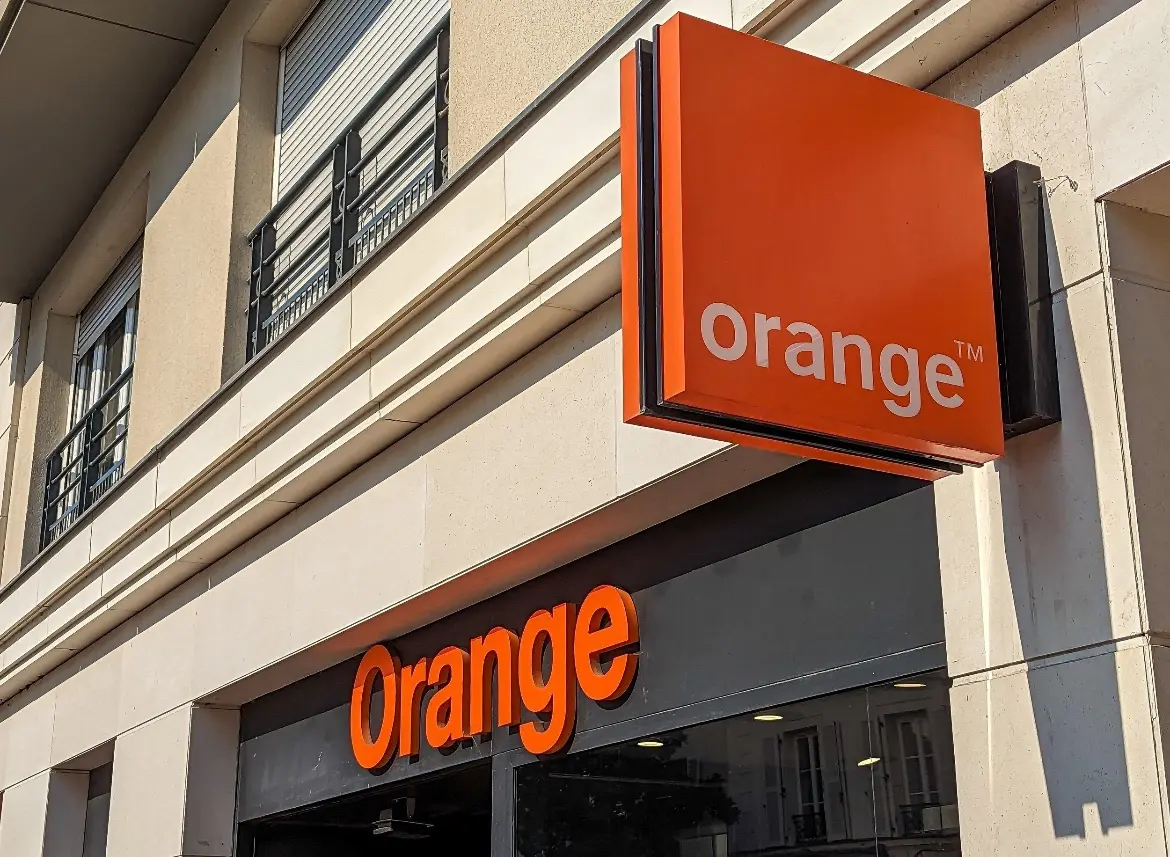 Enseigne Orange sur la façade d’une boutique de l’opérateur, photo d’illustration