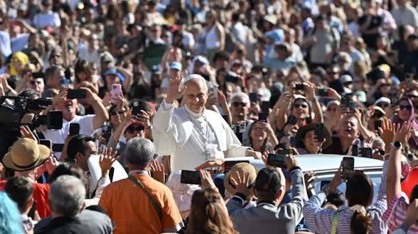 Jusqu'à 600 000 personnes attendues pour la messe du pape à Paris