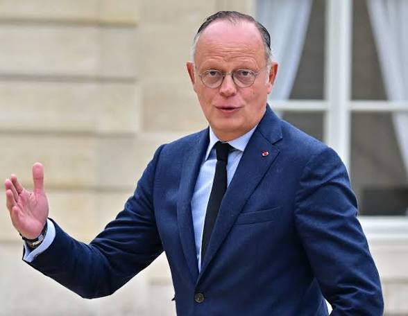 Carburant : Édouard Philippe propose 7 000 remplacements de fonctionnaires en moins