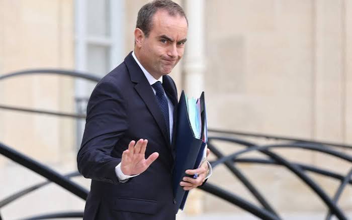 Sébastien Lecornu doit s'adresser aux Français dans un climat social tendu
