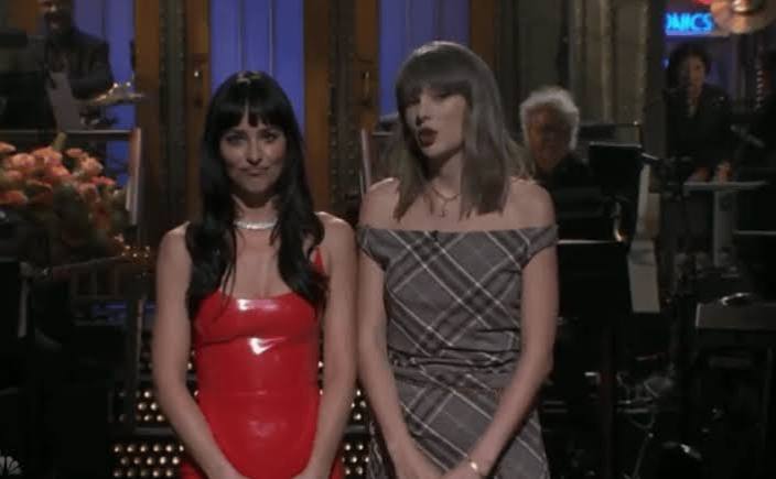 Taylor Swift crée la surprise en plein Saturday Night Live