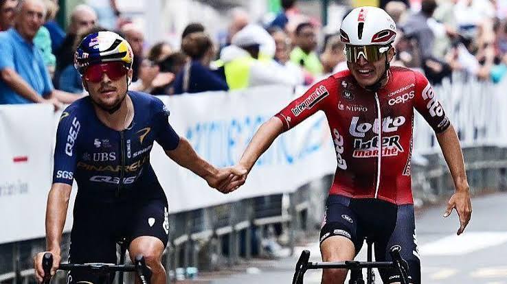 Cyclisme : Tom Pidcock dénonce une collision impliquant une moto de police